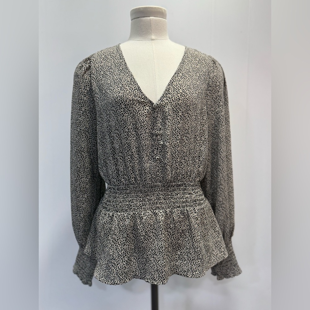 Sienna Sky  Women’s Longsleeved Blouse Sz Medium